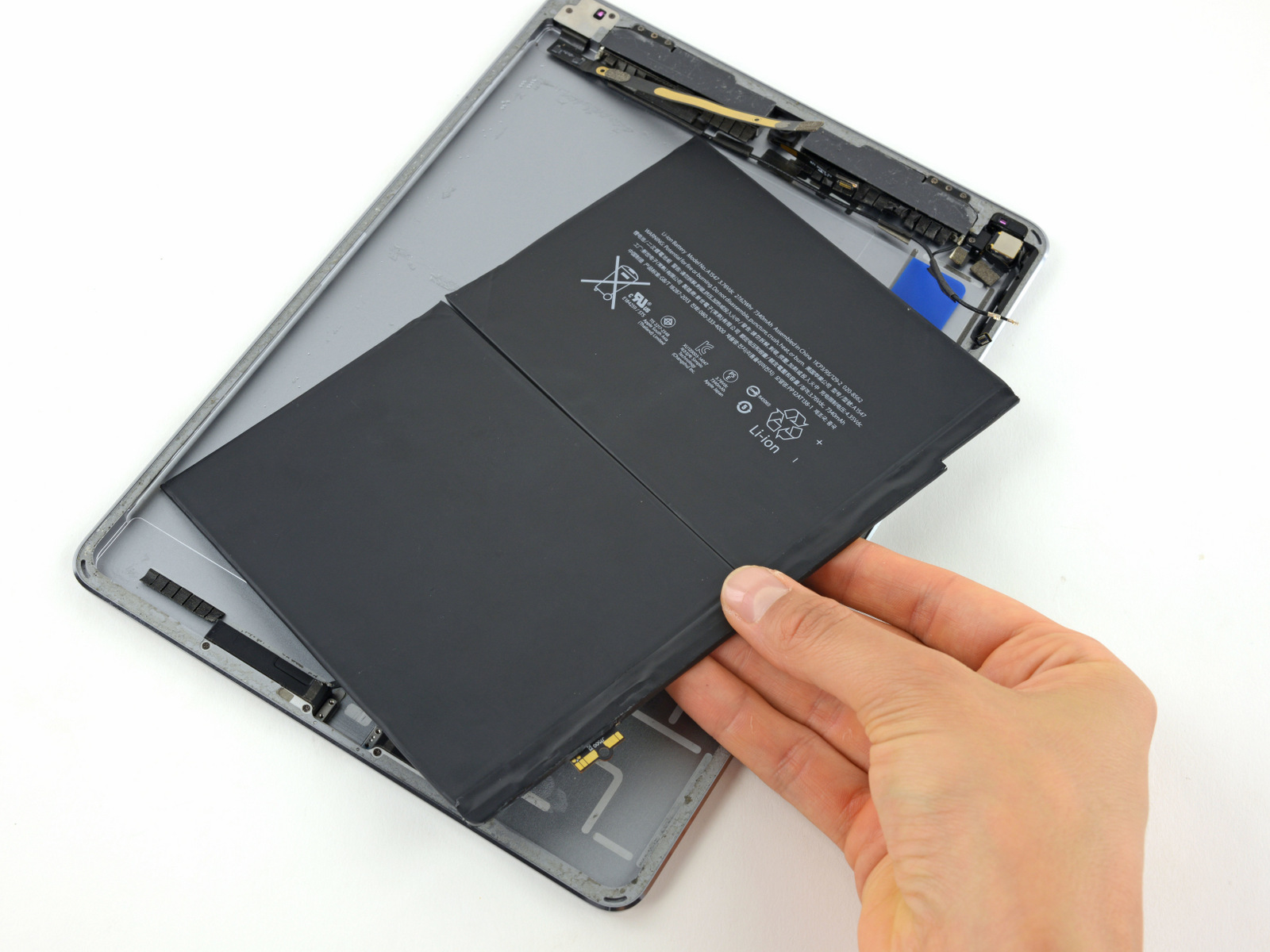 Замена аккумулятора на Apple iPad 2
