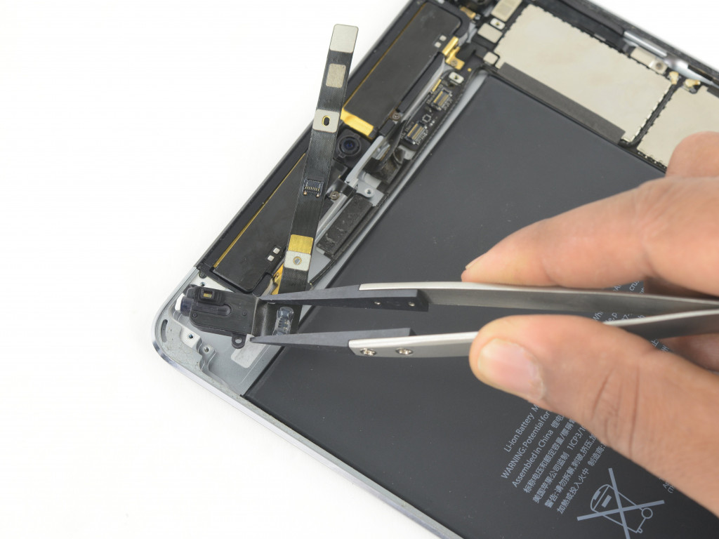 Замена разъема для наушников на iPad 2
