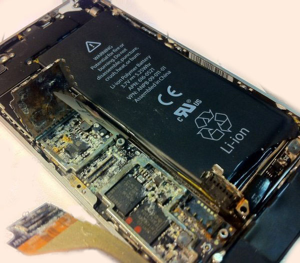 Восстановление после попадания влаги iPhone 5c