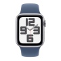 Купить apple watch se (2024), 44 мм корпус из алюминия цвета «silver», ремешок sport band размера s/m цвета «denim» с доставкой