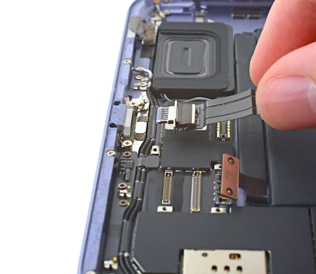 Замена разъема зарядки  на iPad mini (A17 Pro)