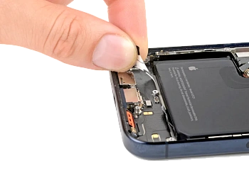 Замена Нижний шлейф / разъём зарядки / разговорного микрофона на iPhone 15 Pro в Самаре