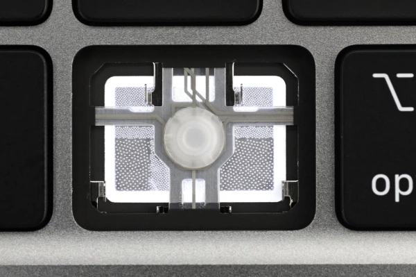 Ремонт Apple MacBook Замена клавиатуры на MacBook Pro 16 A2141 в Самаре по доступным ценам