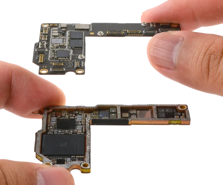 Ремонт материнской платы на iPhone 16 Plus