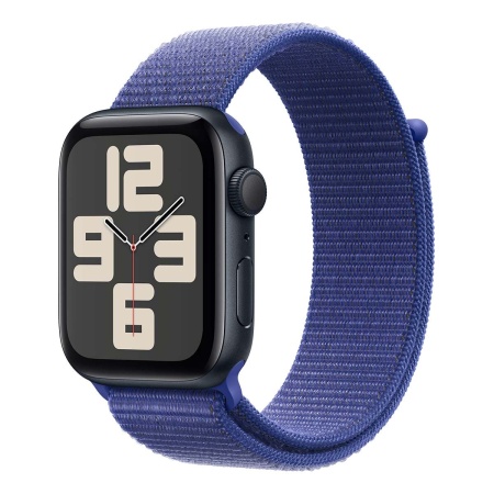 Купить apple watch se (2024), 44 мм корпус из алюминия цвета «midnight», ремешок sport loop цвета «ultramarine» с доставкой