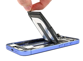 Замена аккумулятора на iPhone 16 в Самаре