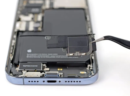 Замена  Нижний динамик  на iPhone 13 Pro